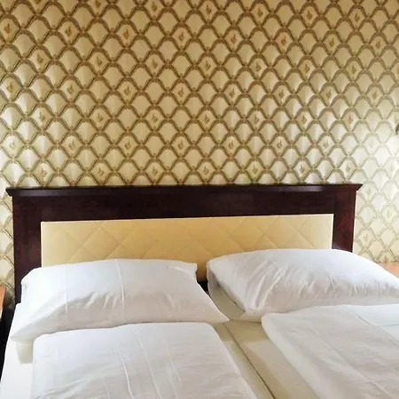 Elen's Arlington Hotel 3*
