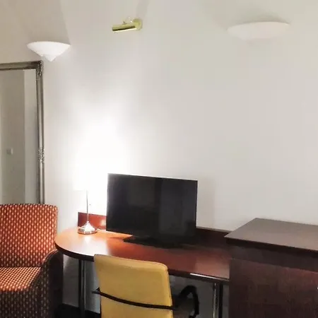 Hotel Elen's Arlington