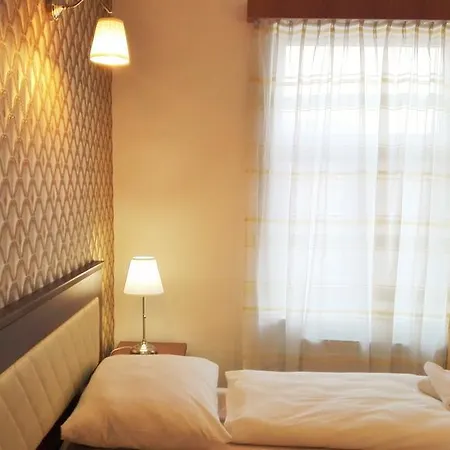 Hotel Elen's Arlington