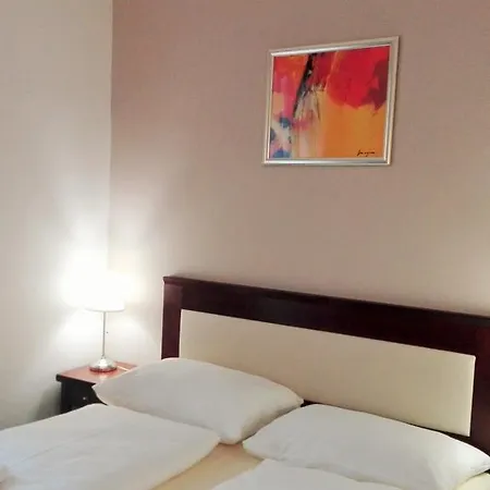 Elen's Arlington 3* Prague