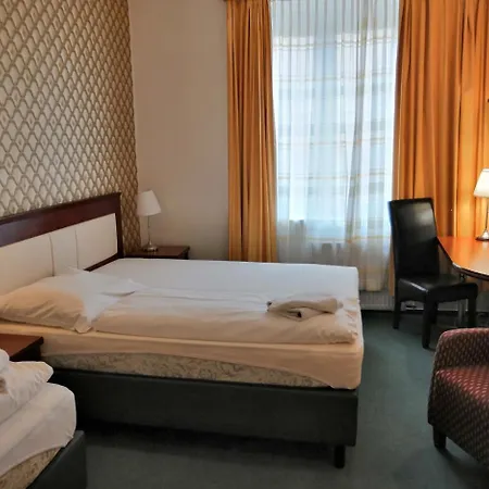 Elen's Arlington Hotel
